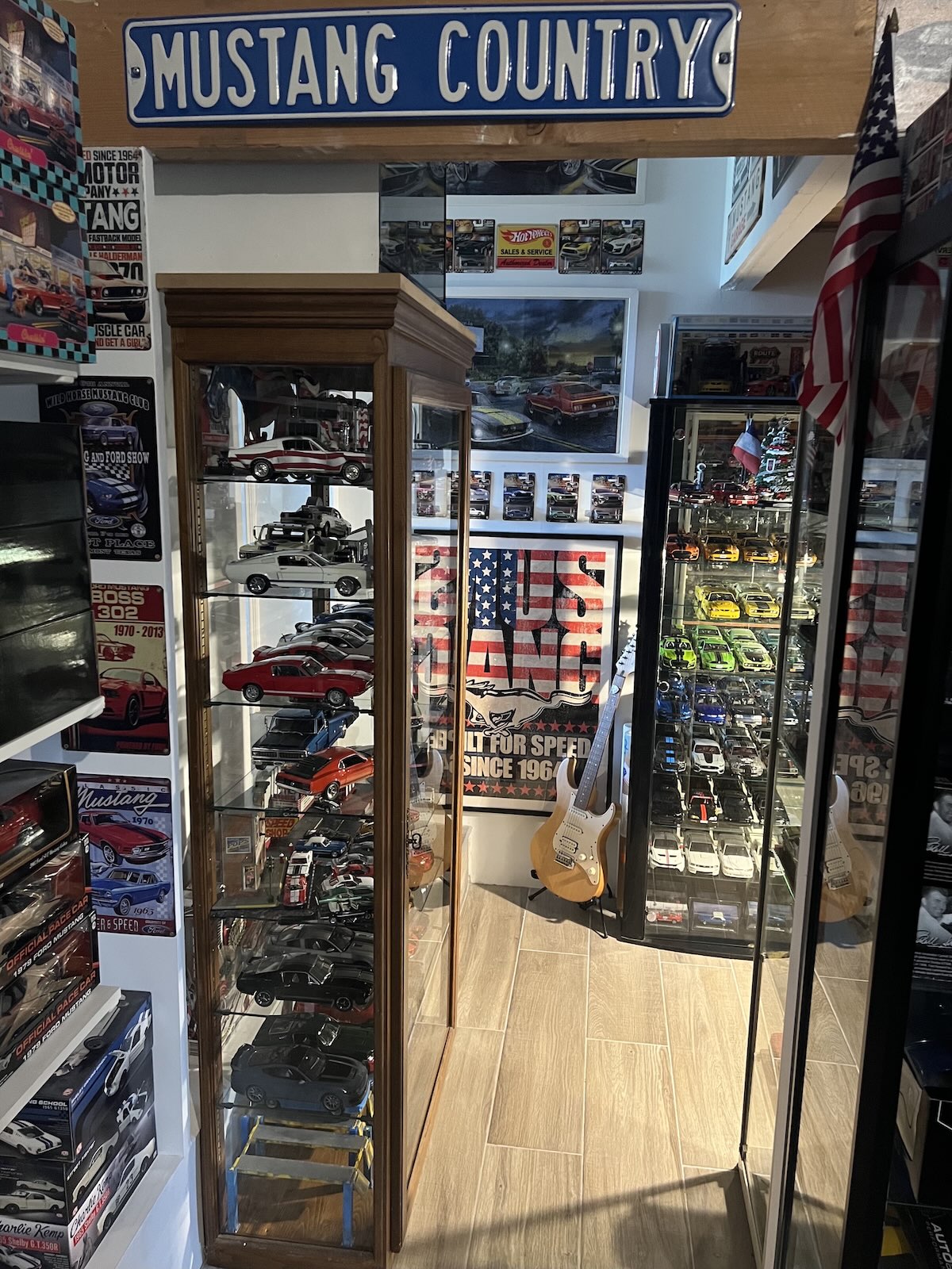 Entrée Mustang Collectibles Mustang Collection